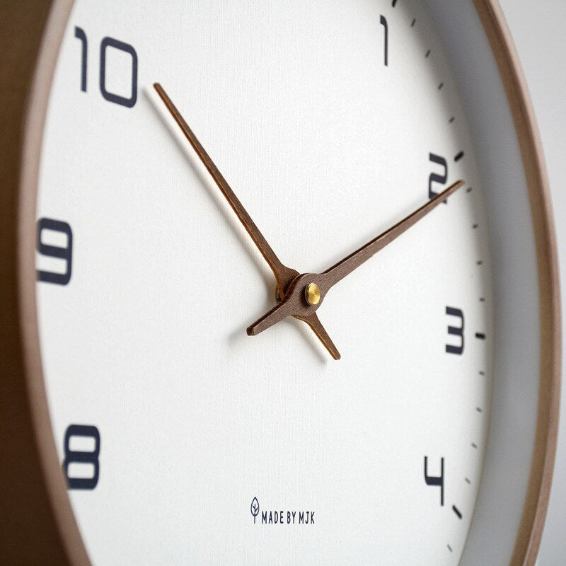 Horloge murale scandinave en bois – Minimalisme élégant