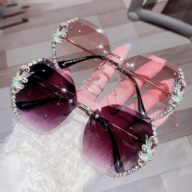 Lunettes de soleil sans monture ornées de strass