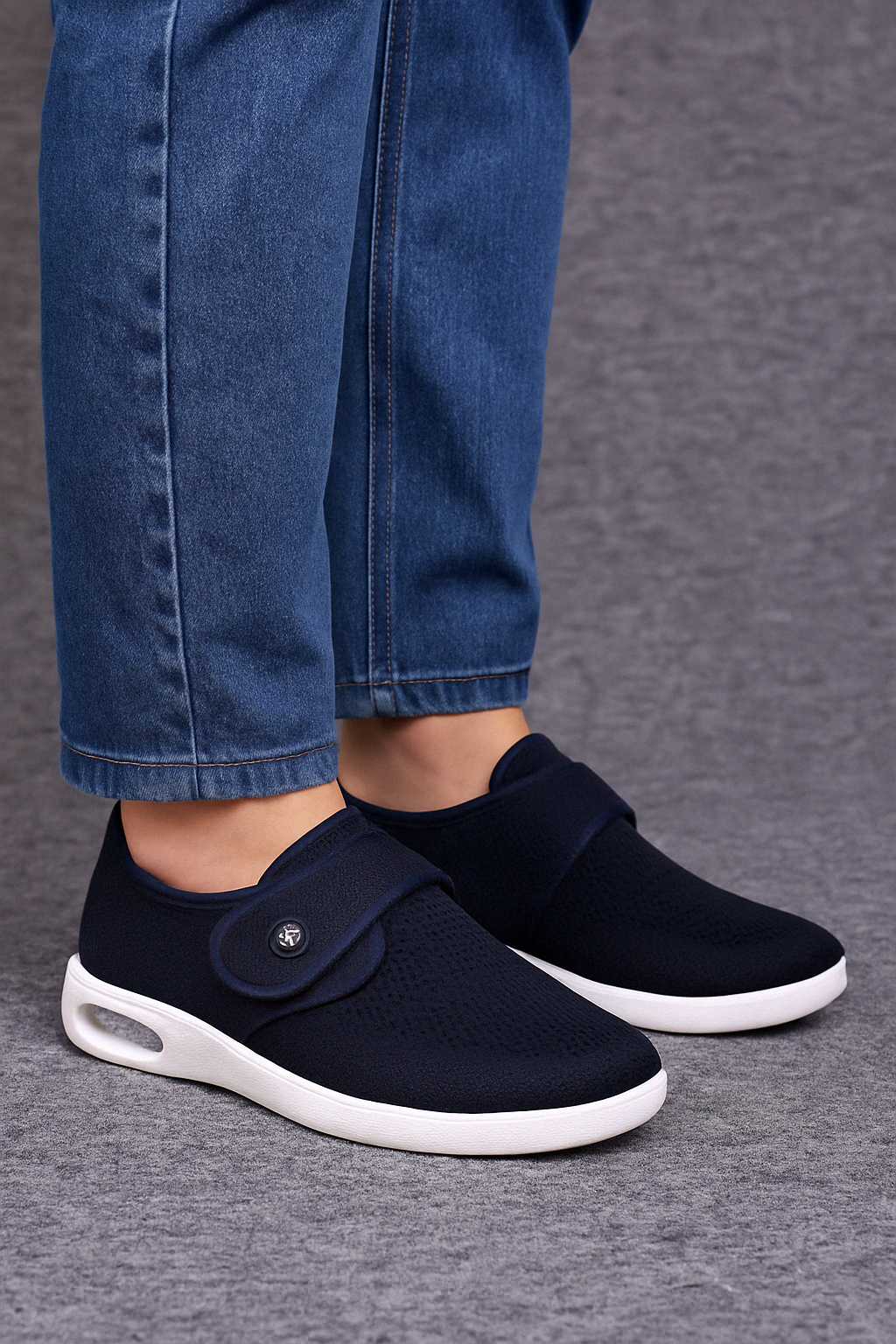 Olvoria | Diabetic Comfort Shoes with Adjustable Strap