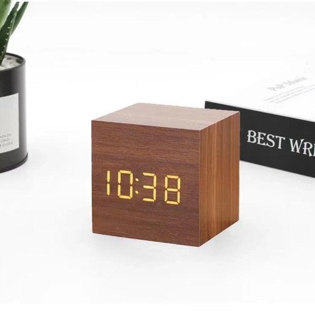 Réveil matin de table en bois avec simulation d'aube et écran LED