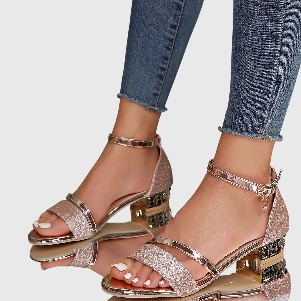 Sandales orthopédiques à fermeture réglable et design ergonomique, cuir noir, talon 5 cm
