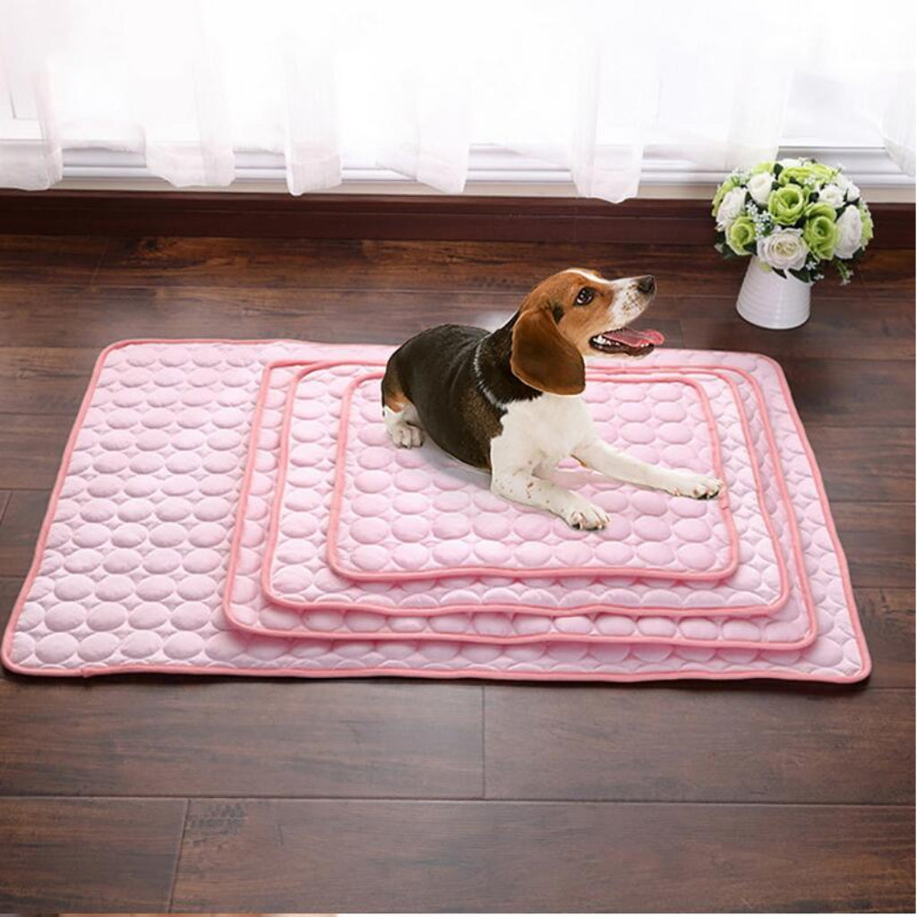Tapis rafraîchissant d'été en soie glacée pour animaux de compagnie (chiens ou chats)