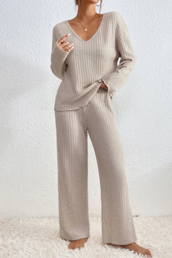Tenue d'intérieur côtelée pour femme – texture douce et ensemble deux pièces