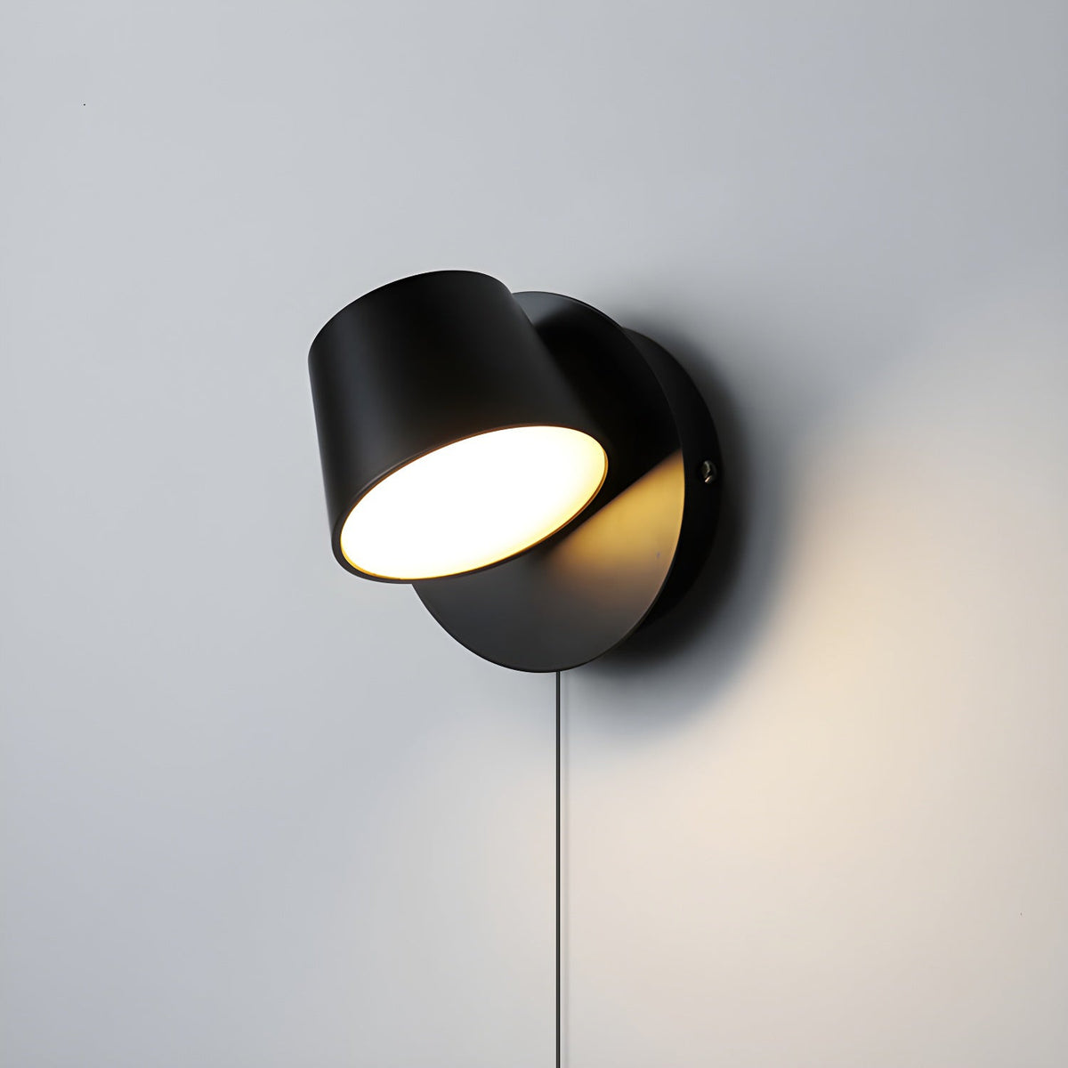 Applique liseuse LED finition noire et blanche