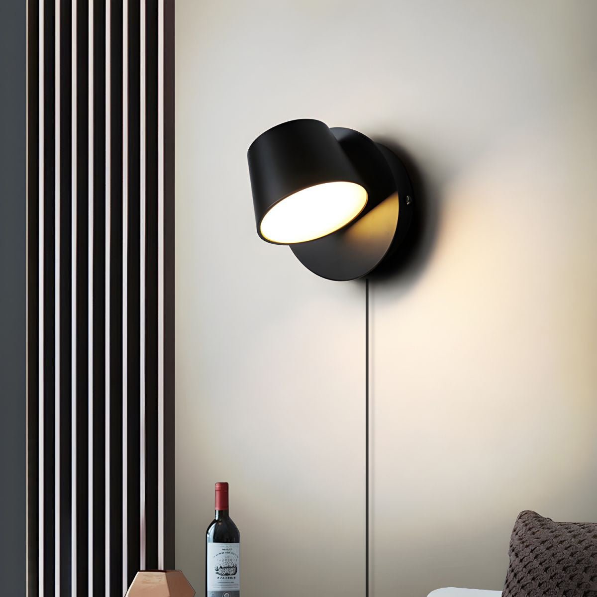 Applique liseuse LED finition noire et blanche