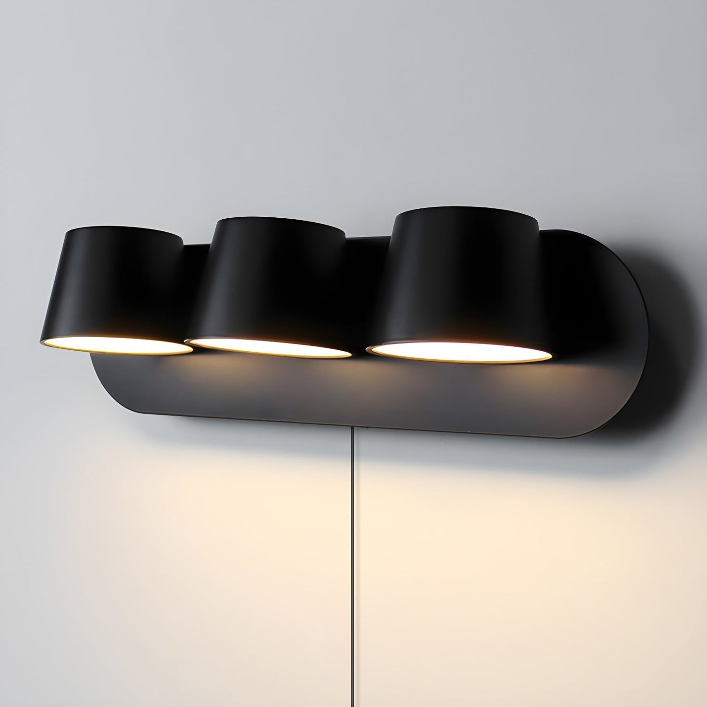 Applique liseuse LED finition noire et blanche