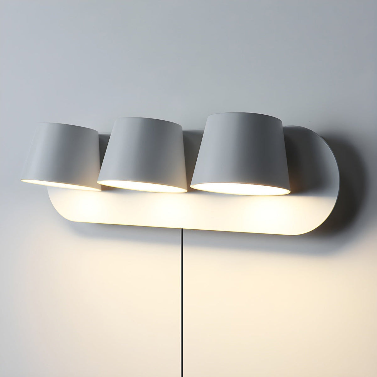 Applique liseuse LED finition noire et blanche