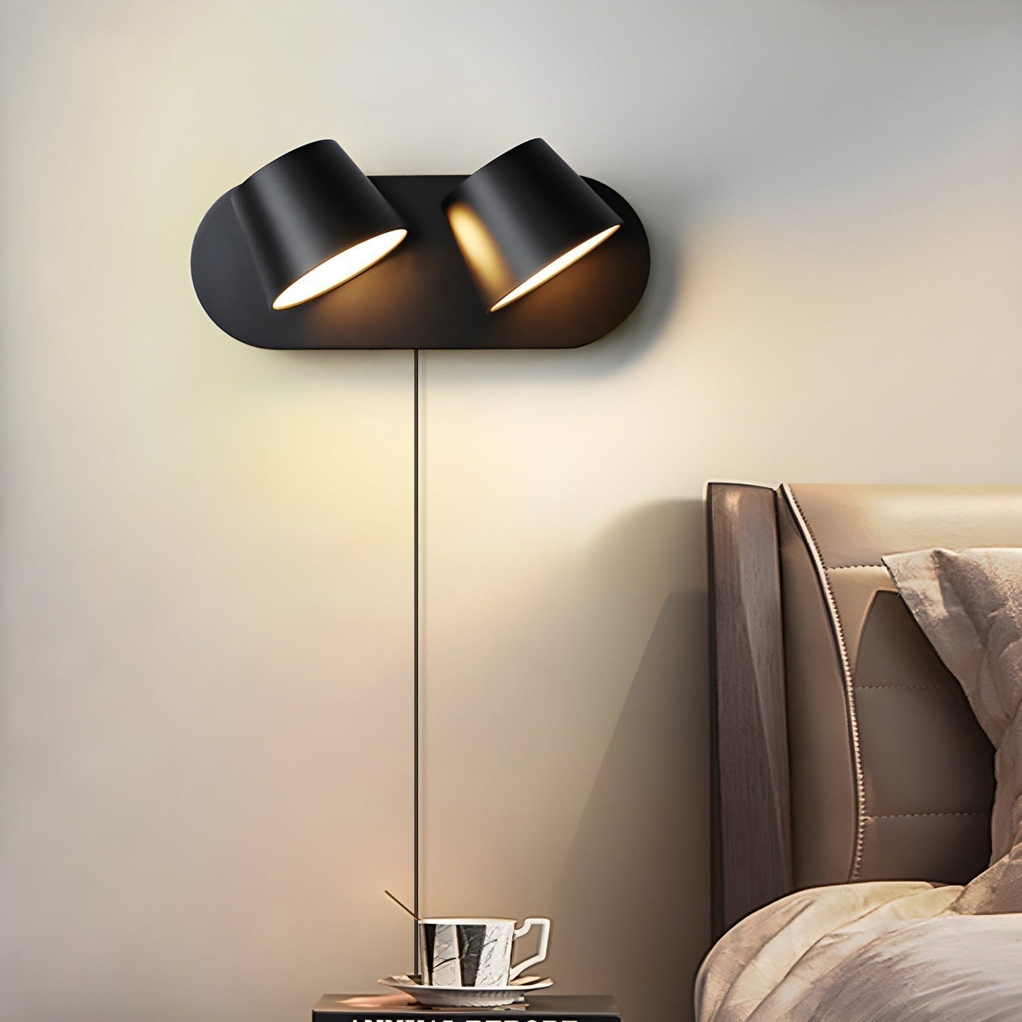 Applique liseuse LED finition noire et blanche