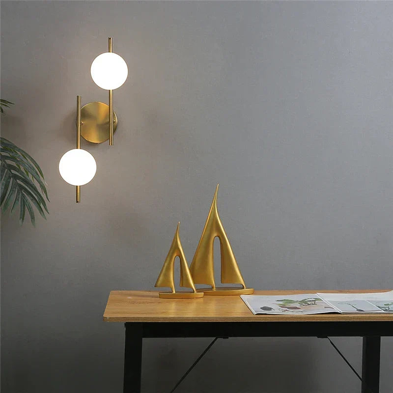 Applique murale Astra | Design moderne avec double sphère couleur or