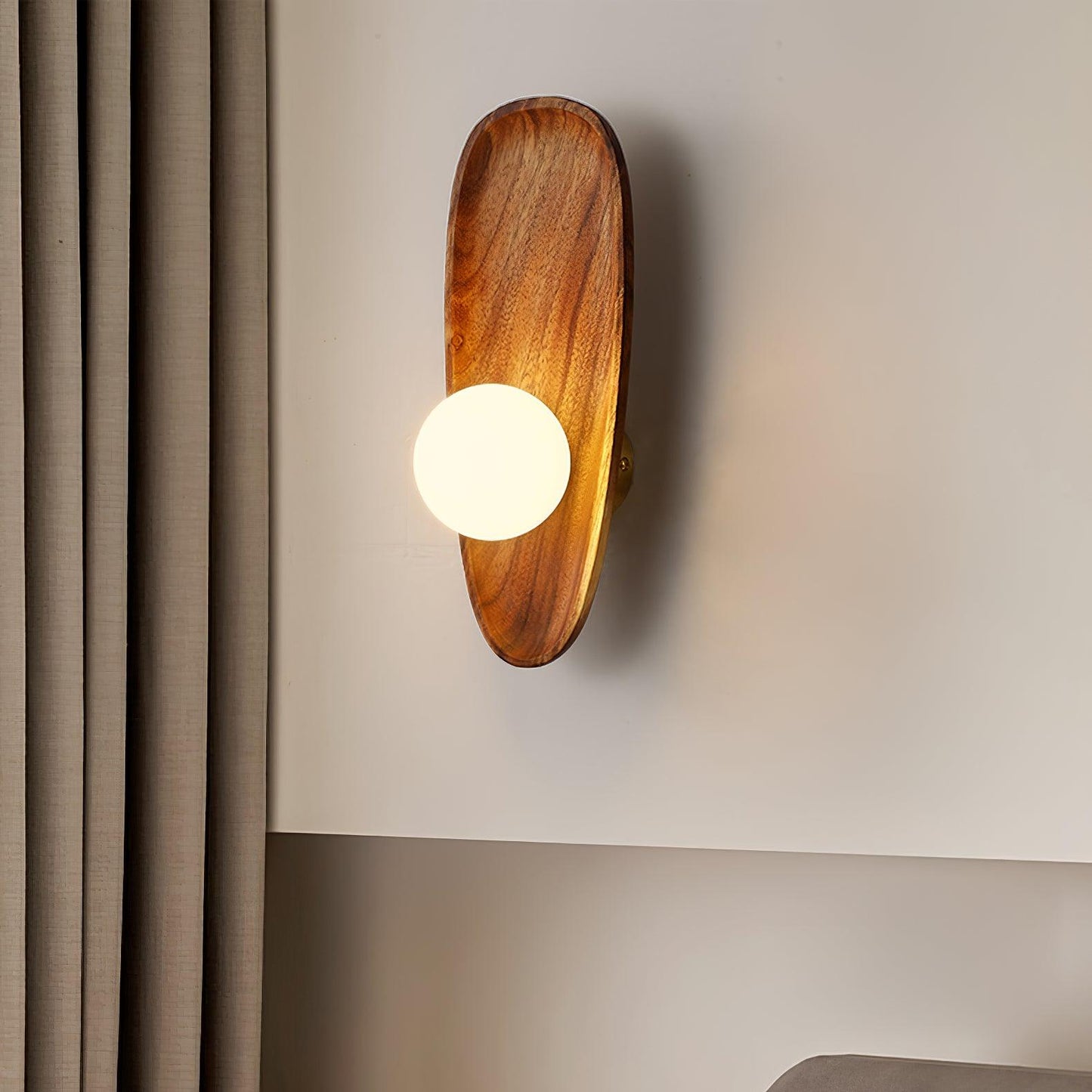 Applique murale LED minimaliste avec détail bois naturel