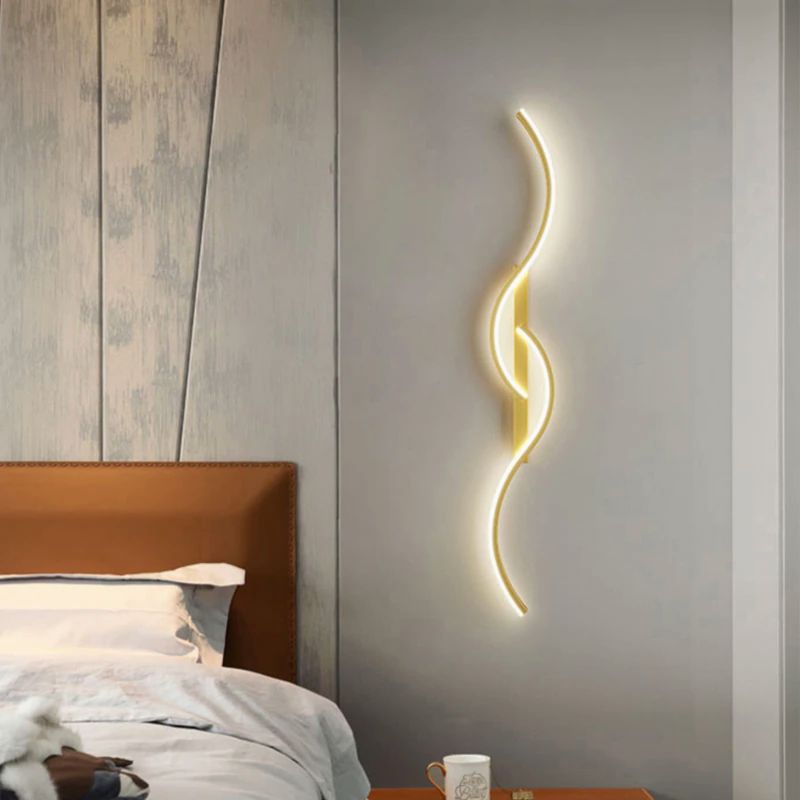 Applique murale LED moderne aux formes géométriques épurées