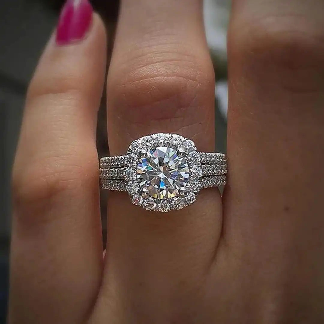 Bague cocktail pavée à halo coussin