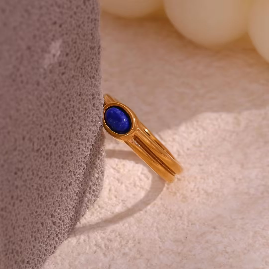 Bague vintage dorée à pierre naturelle