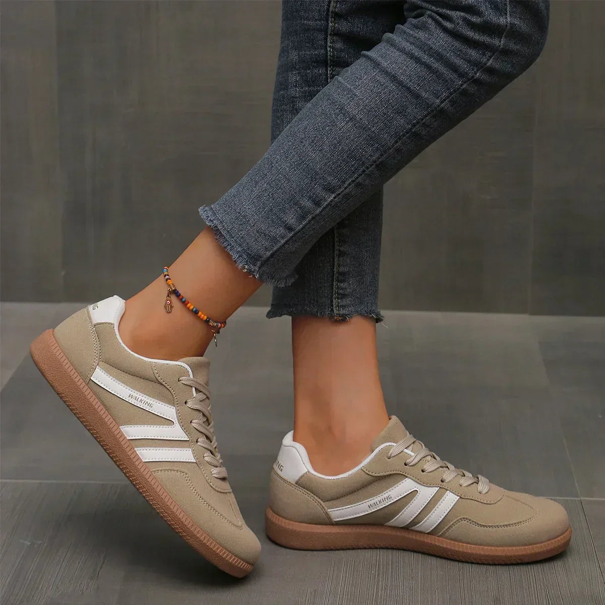 Baskets de marche avec soutien de la voûte plantaire pour femme