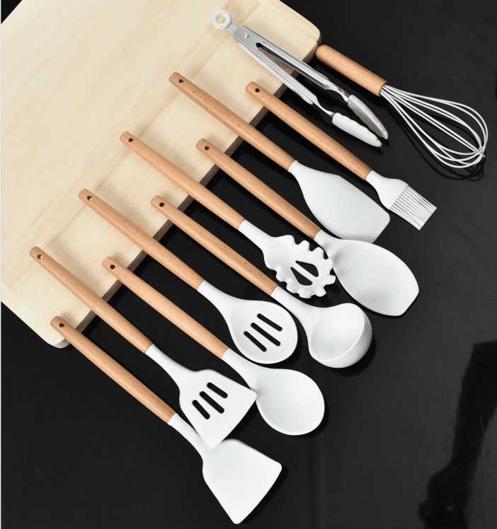 Batterie de cuisine 11 pièces en bois et silicone avec support noir ou blanc