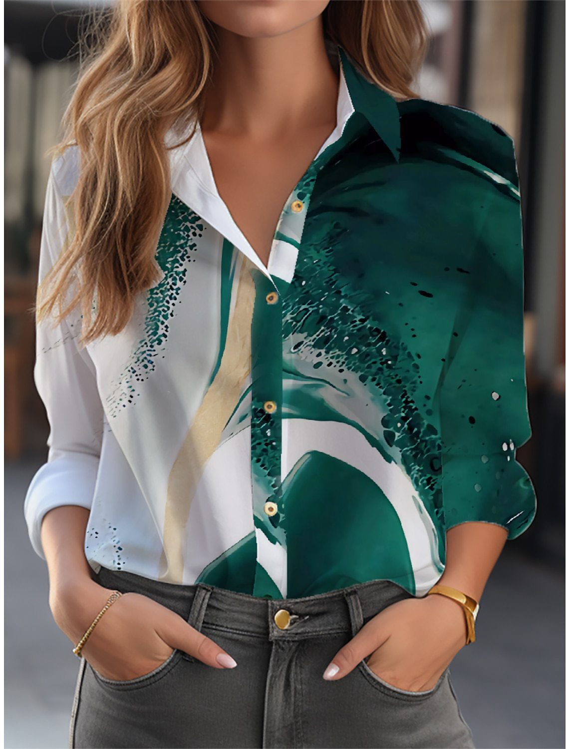 Blouse ample à motif floral, manches longues et fermeture boutonnée