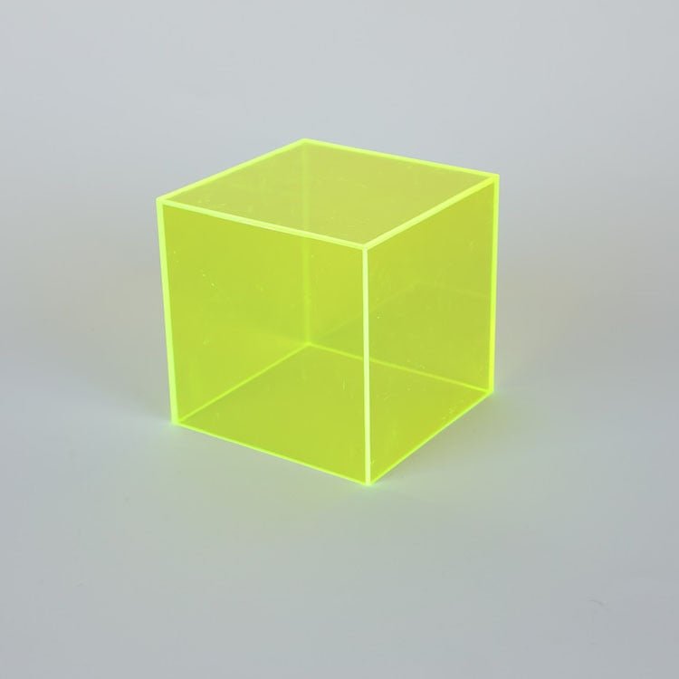 Boîte de rangement et présentation en acrylique colorée