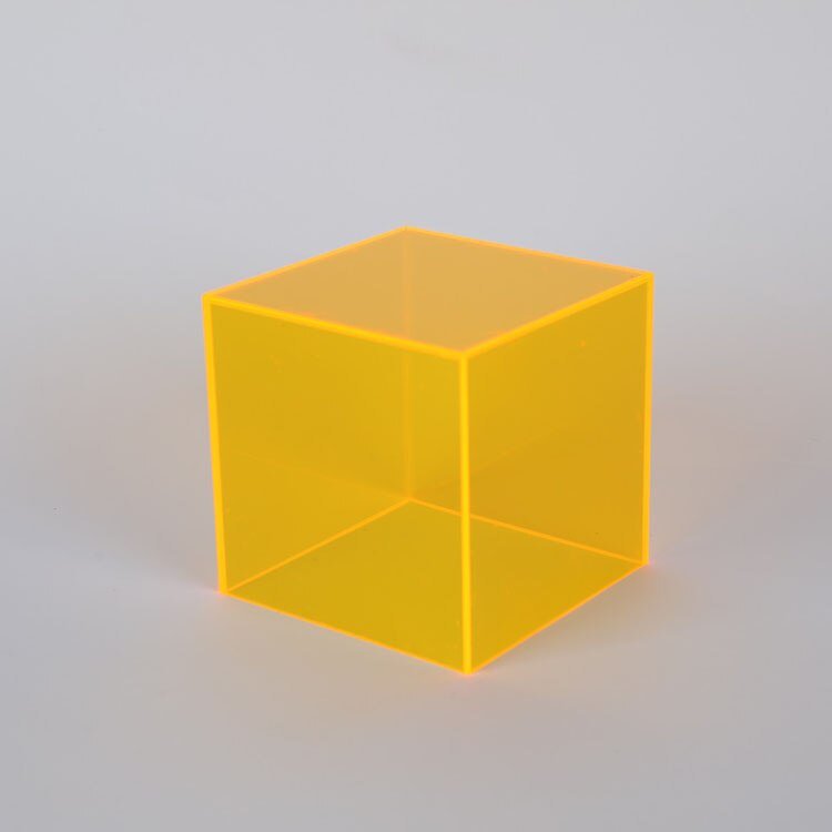Boîte de rangement et présentation en acrylique colorée