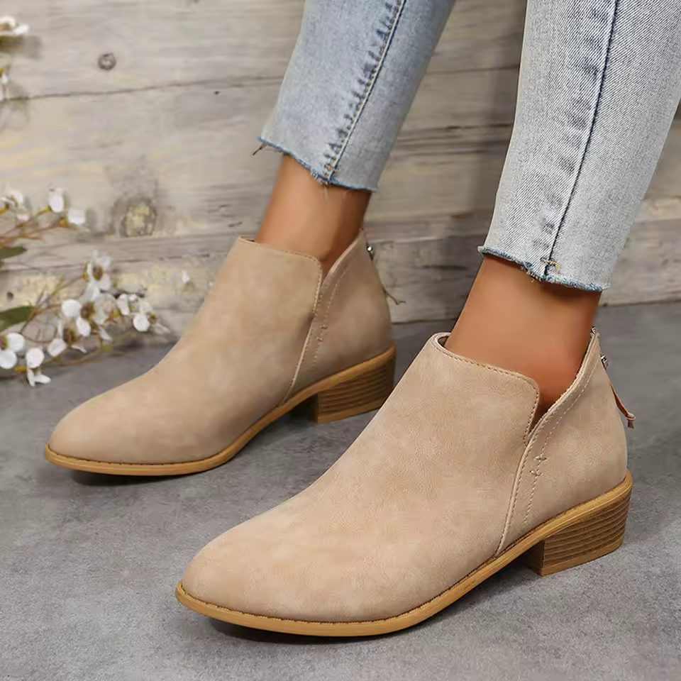 Bottines pour femme à petit talon et découpe en V