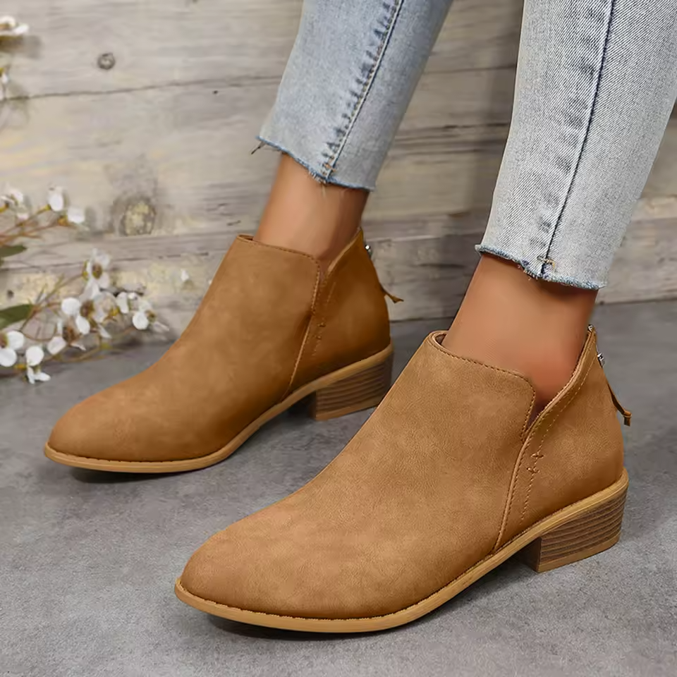 Bottines pour femme à petit talon et découpe en V