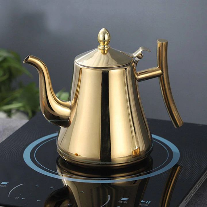 Bouilloire à induction pour une cuisson rapide et nette au design moderne