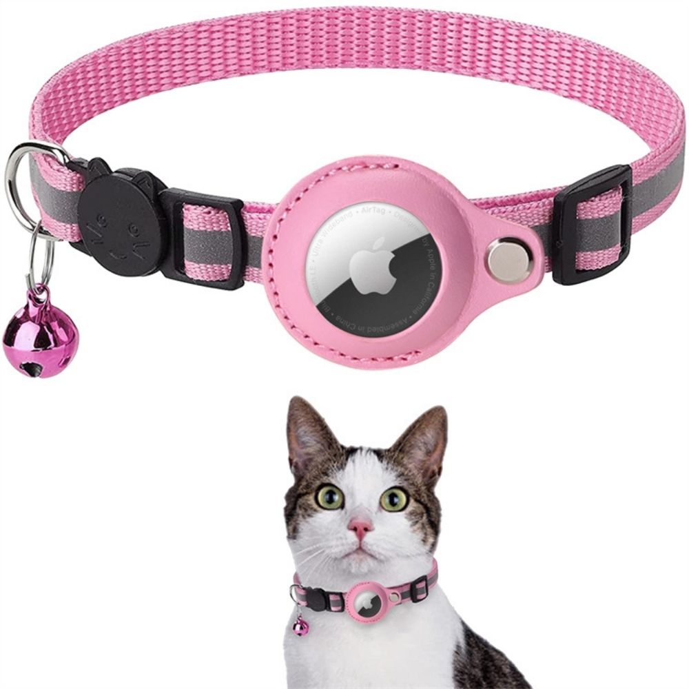 CAT GPS collar with quick-release fastener and reflective design for improved visibility at night