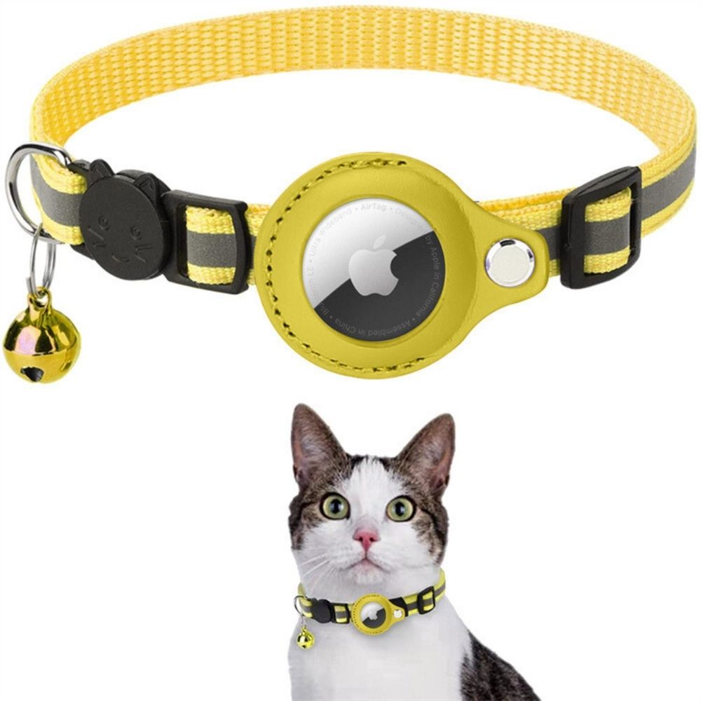 CAT GPS collar with quick-release fastener and reflective design for improved visibility at night