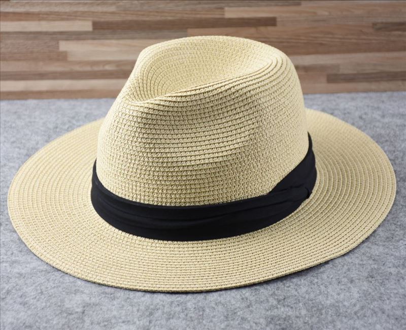Chapeau de paille élégant pour l'été et la plage