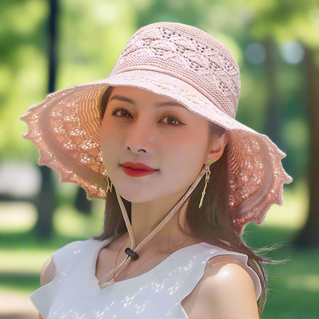 Chapeau de soleil femme à large bord et détails crochetés