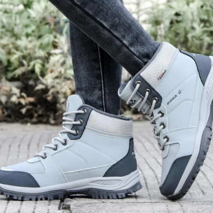Chaussures de randonnée tout-terrain isolantes pour femme
