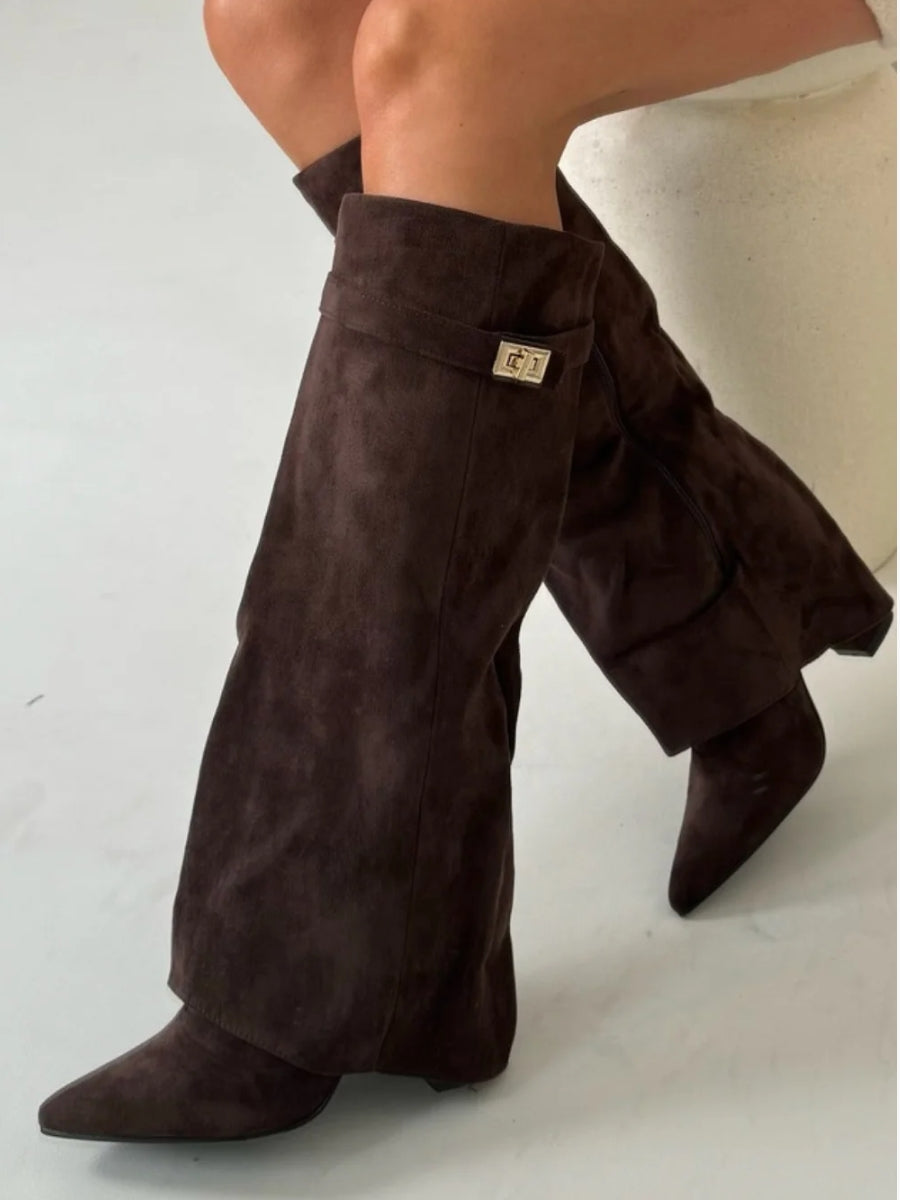 Chaussures élégantes pour femme de haute qualité - détails dorés