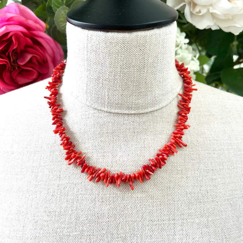 Collier pour femme en corail rouge fait main