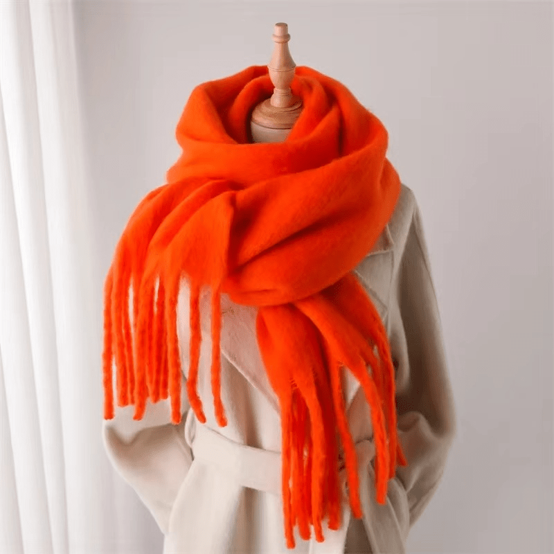 CosyCharm - Soft cashmere scarf with tassels for warm winter days
