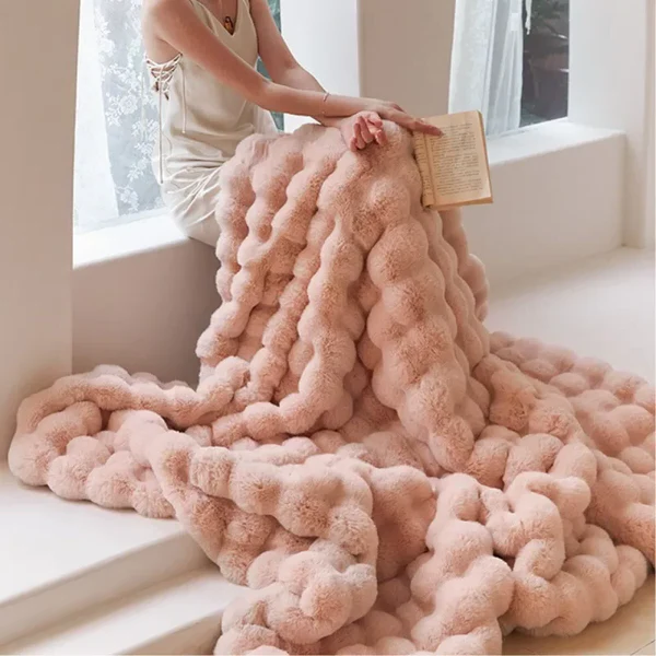 Couverture en fausse fourrure moelleuse pour un confort ultime