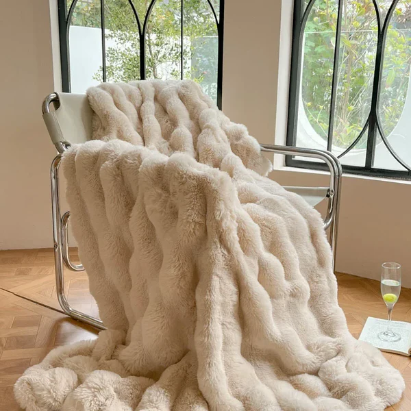 Couverture en fausse fourrure moelleuse pour un confort ultime