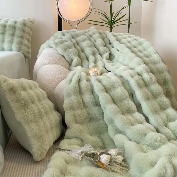 Couverture en fausse fourrure moelleuse pour un confort ultime
