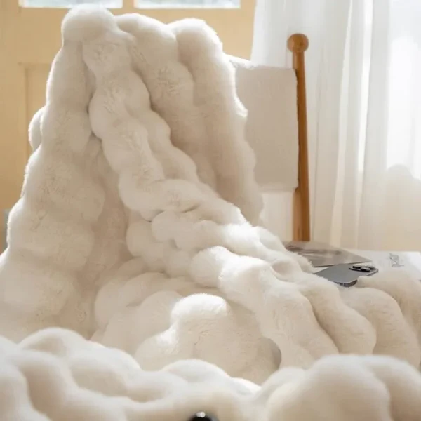 Couverture en fausse fourrure moelleuse pour un confort ultime