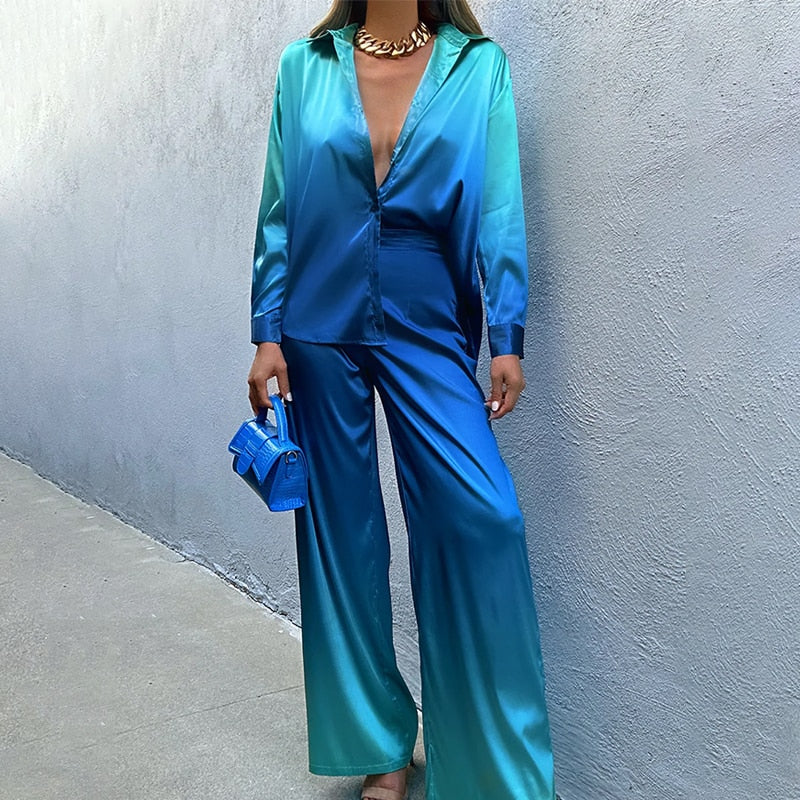 Ensemble coordonné élégant avec manches bouffantes et pantalon droit