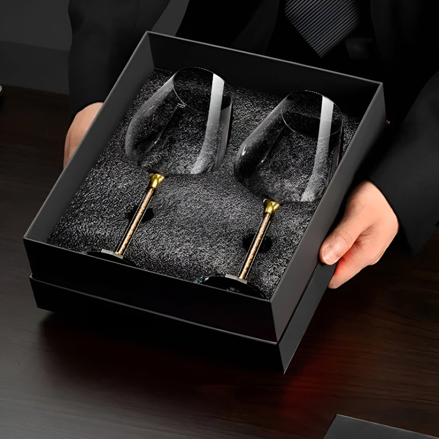 Ensemble de 2 verres à vin en cristal élégants, hauts et luxueux pour réceptions et événements