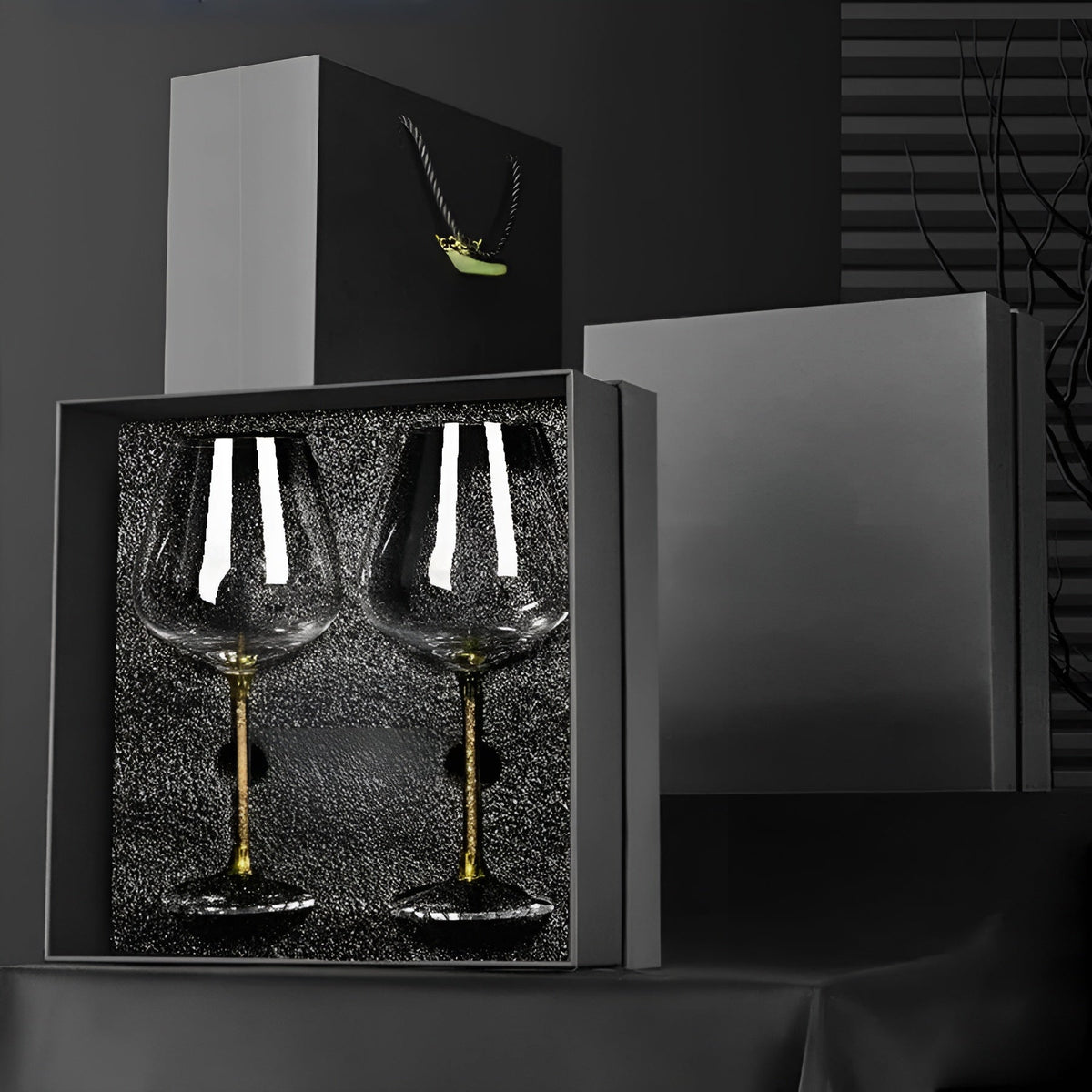 Ensemble de 2 verres à vin en cristal élégants, hauts et luxueux pour réceptions et événements