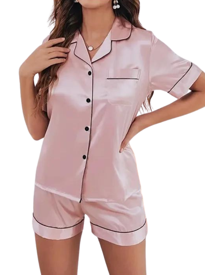 Ensemble de pyjama en soie minimaliste pour femme