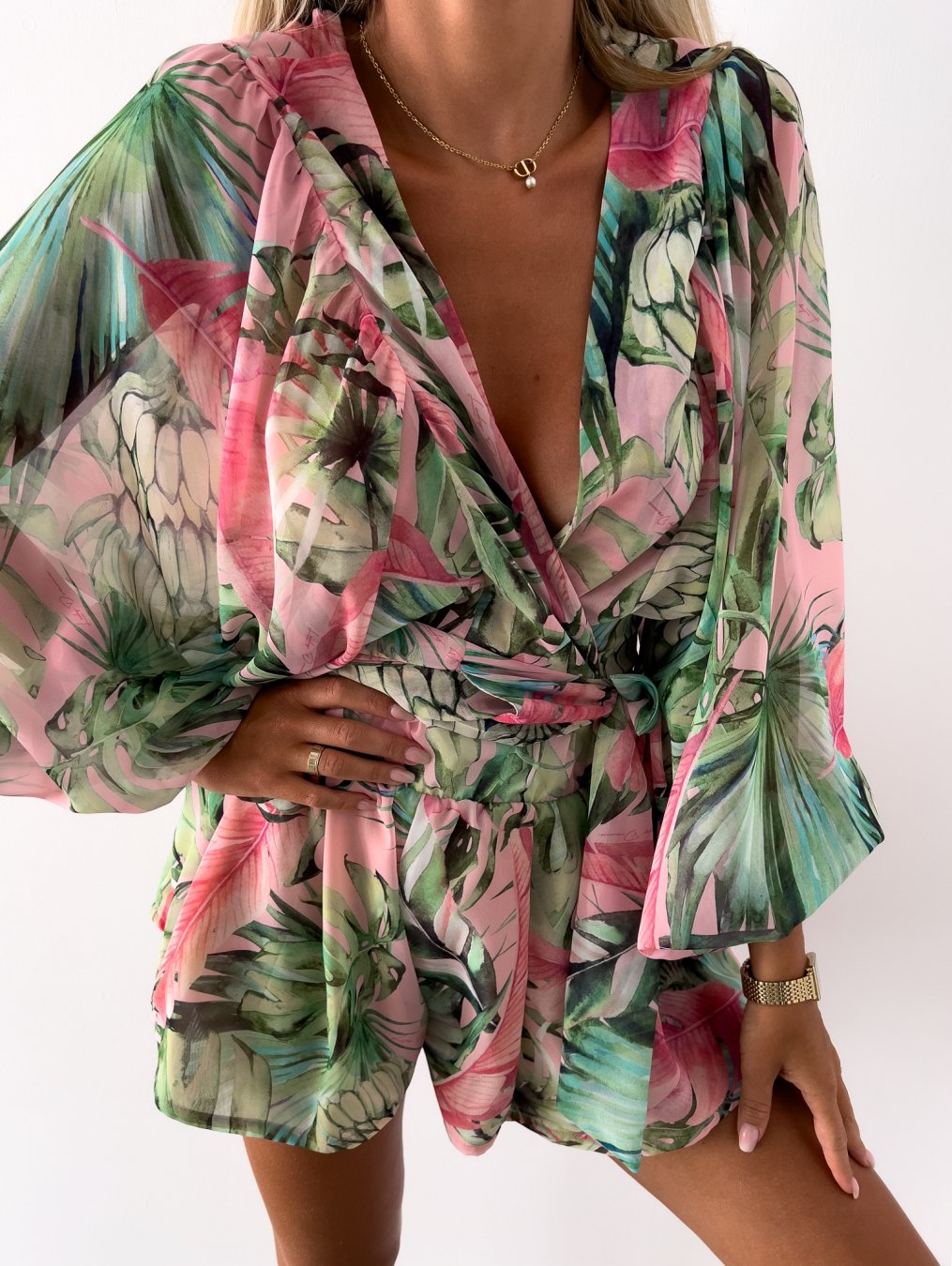 Ensemble deux pièces femme avec top portefeuille et motif tropical