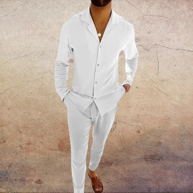 Ensemble deux pièces pour homme avec haut à manches longues, col chemise et encolure en V | Pantalon coupe droite