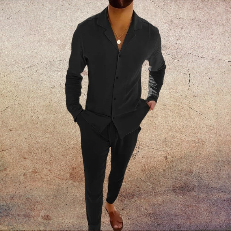 Ensemble deux pièces pour homme avec haut à manches longues, col chemise et encolure en V | Pantalon coupe droite
