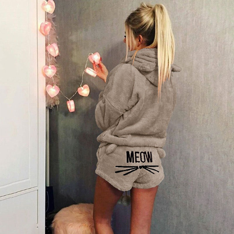 Ensemble pyjama polaire ultra confortable à la maison avec chat