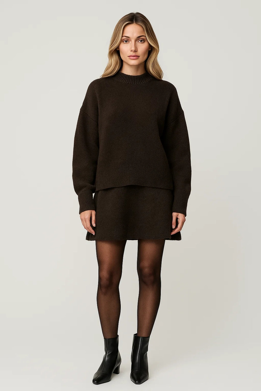 Ensemble tricoté pour femme avec pull et mini-jupe à maille fine douce - Marron foncé