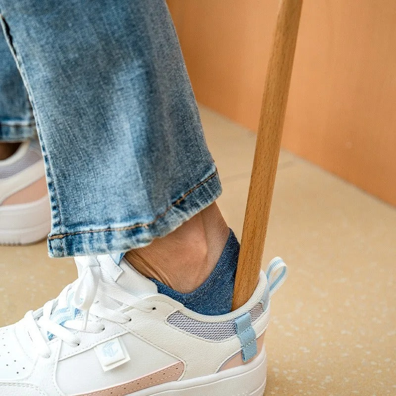ErgoGrip Extra-Long Shoe Horn For Easy On And Off Everyday