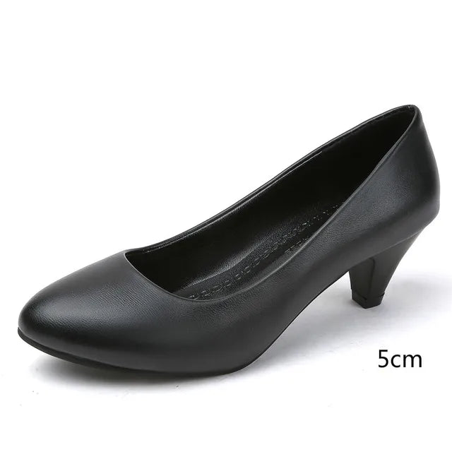 Escarpins orthopédiques élégants noirs pour femme avec soutien matelassé