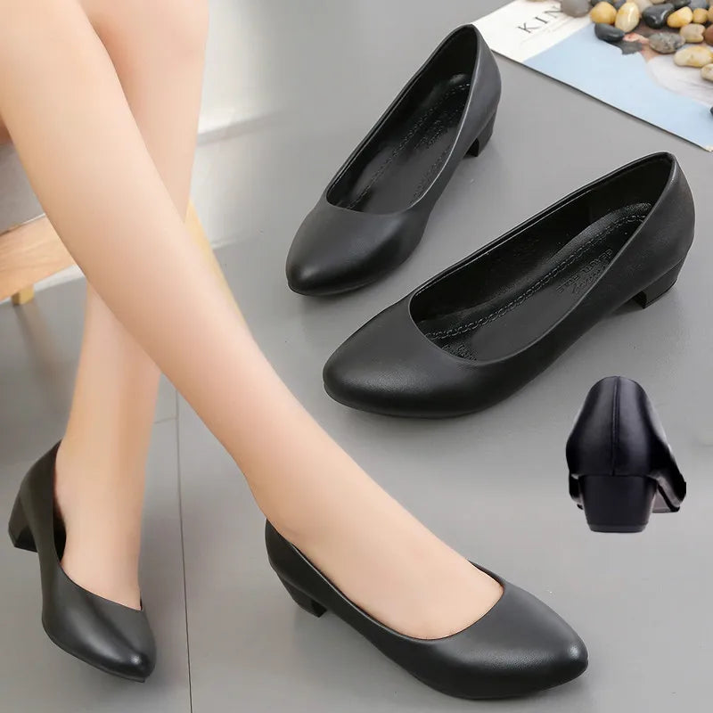 Escarpins orthopédiques élégants noirs pour femme avec soutien matelassé