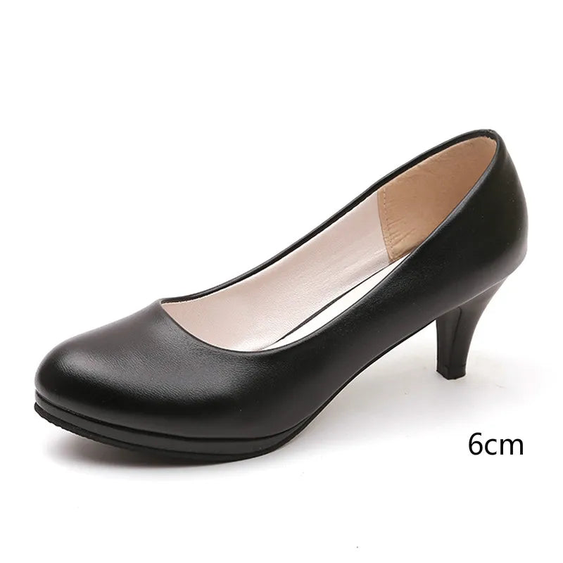 Escarpins orthopédiques élégants noirs pour femme avec soutien matelassé